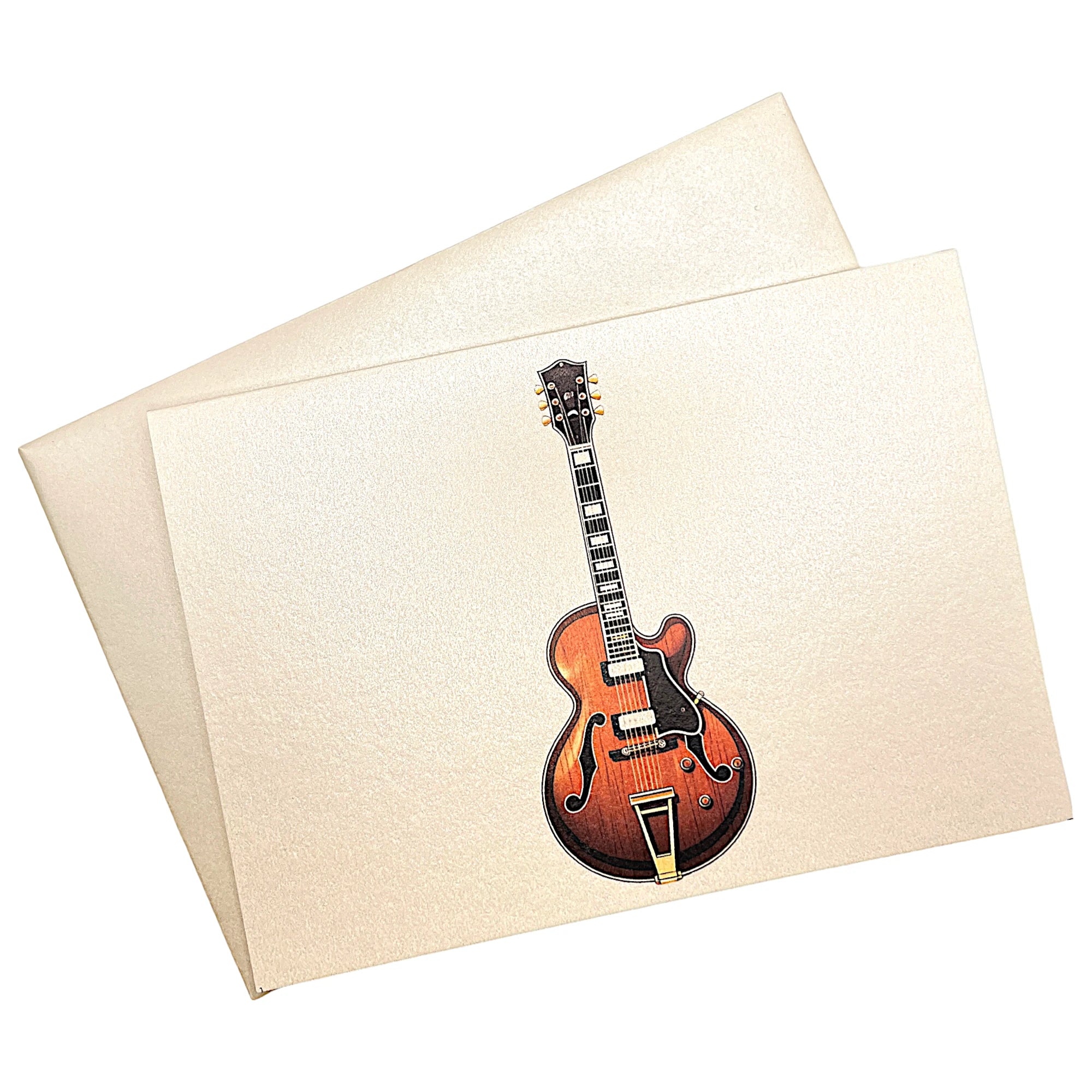 Klappkarte mit brauner E-Gitarre auf passendem Umschlag aus Perlglanzpapier