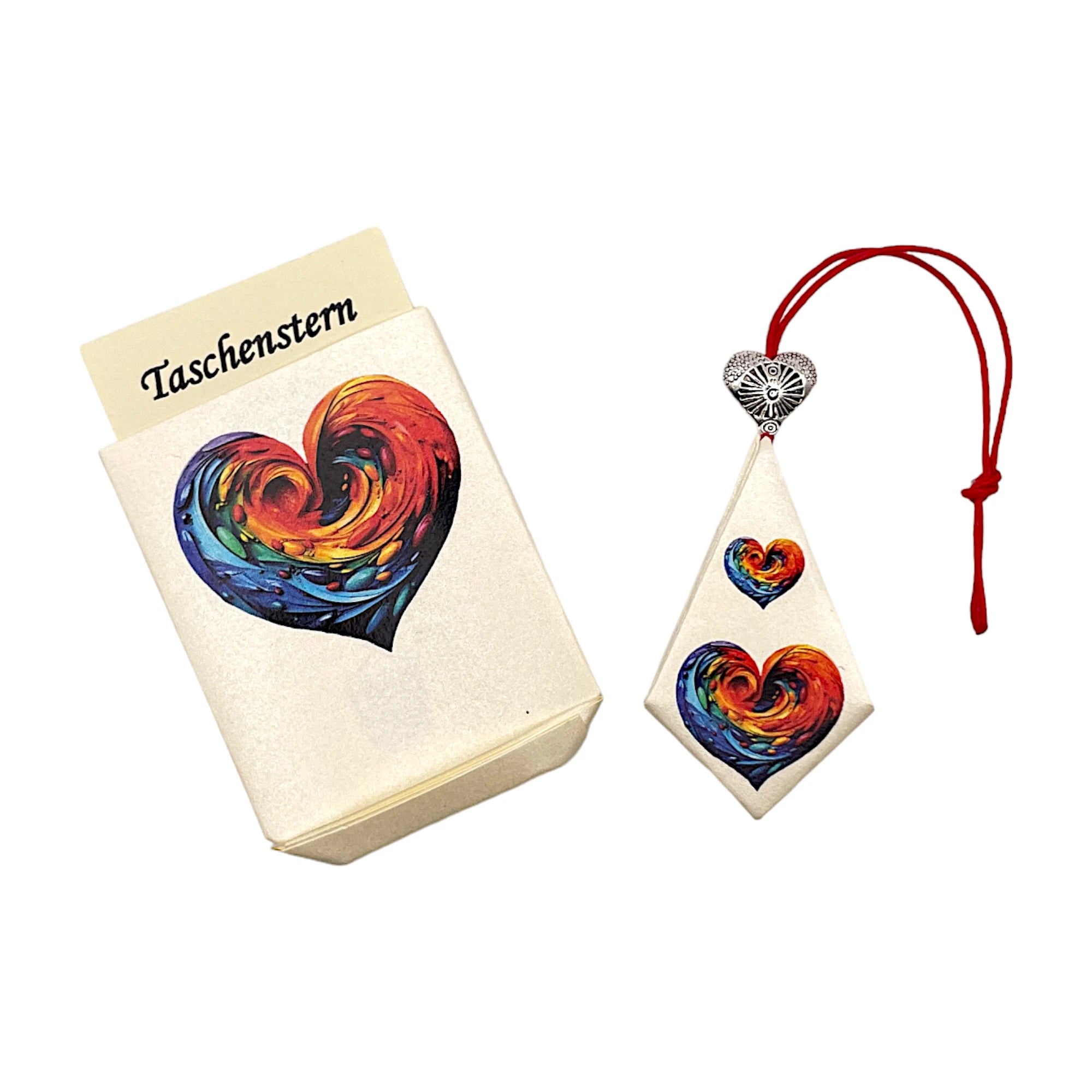 Zusammengelegter Papierstern mit buntem Herzmotiv, sicher im Etui verstaut