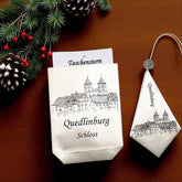 Auf einem Tisch der Stern mit Motiv Quedlinburg.