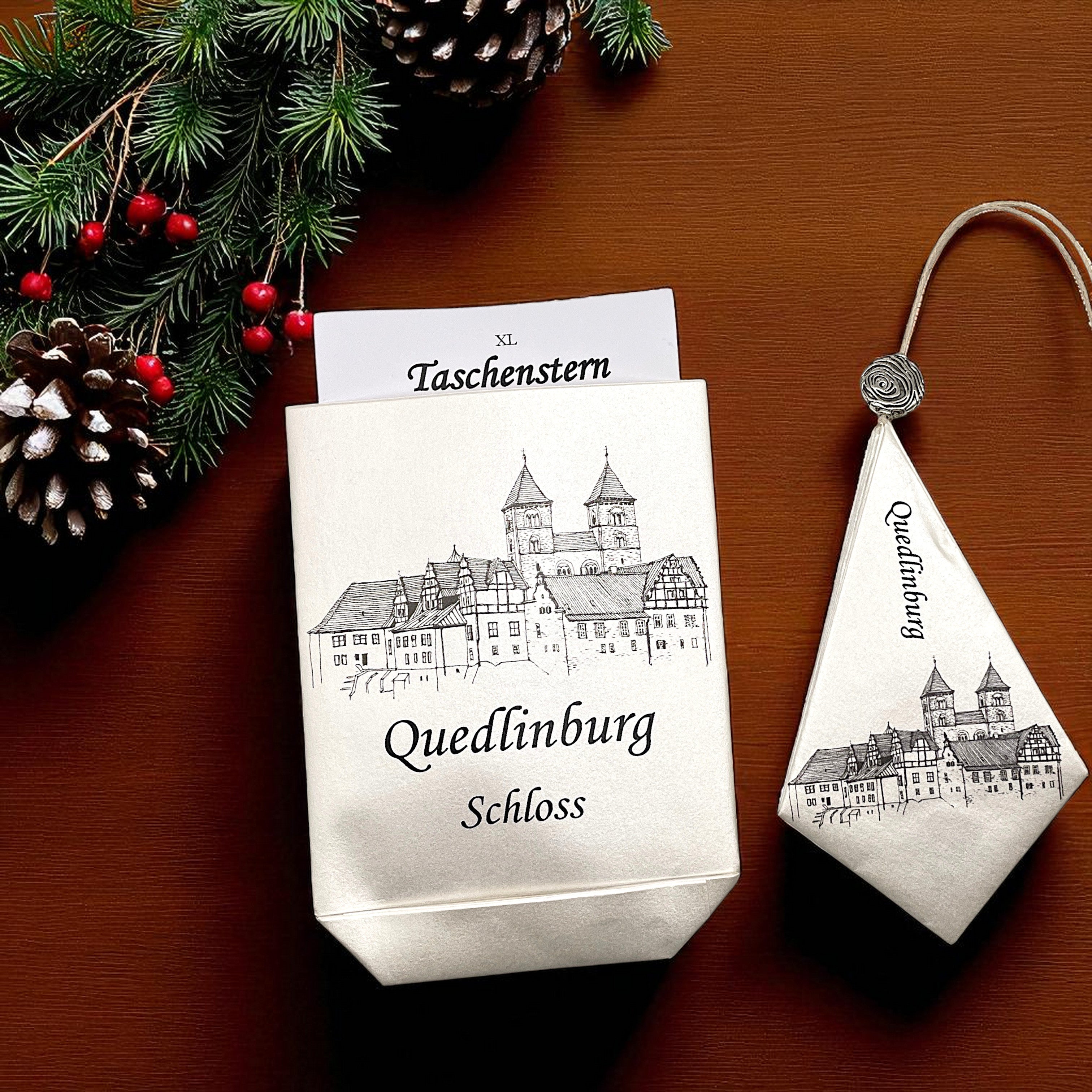 Auf einem Tisch der Stern mit Motiv Quedlinburg.