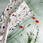 Bio-Geschirrtuch mit Wildblumen im skandinavischen Design aus Bio-Baumwolle