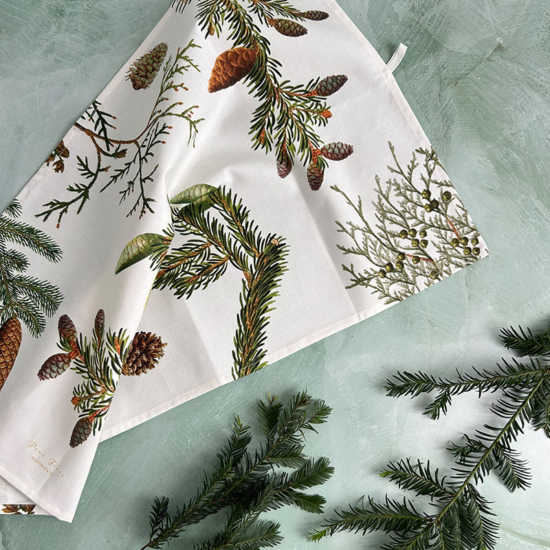 Bio-Geschirrtuch mit Zapfenzweigen und botanischem Nadelbaum-Motiv